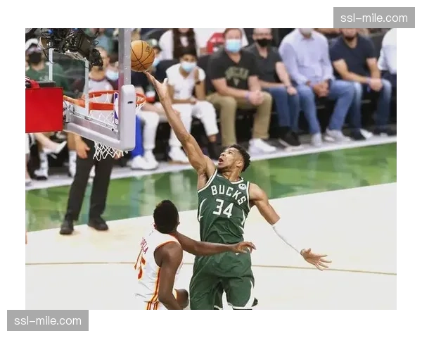 老鹰特雷杨组织核心 外线投射与突破分球结合