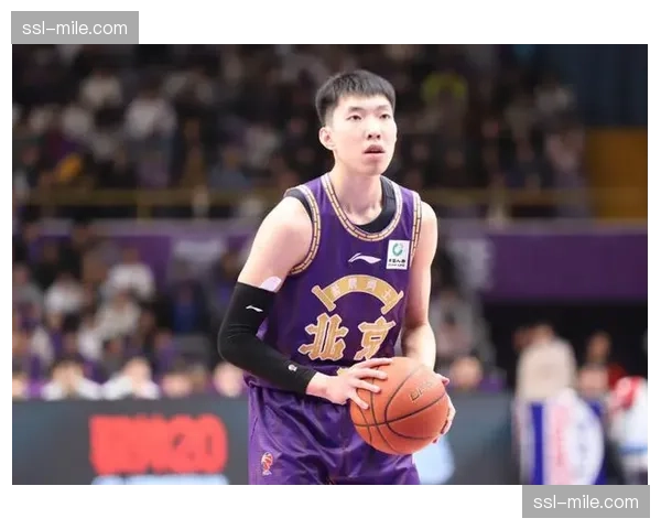 北控里勒绝杀广州战术:最后时刻边线球布置与防守阅读能力